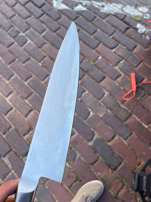Sharp knife after professional sharpening